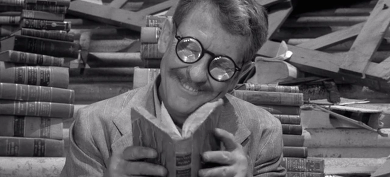 Illustration for article titled The Complete Twilight Zone Marathon Viewer's Guide